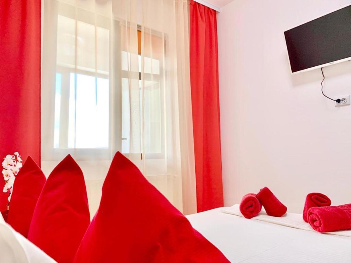 Palas View Apartments Near Palas Mall Яш Екстериор снимка