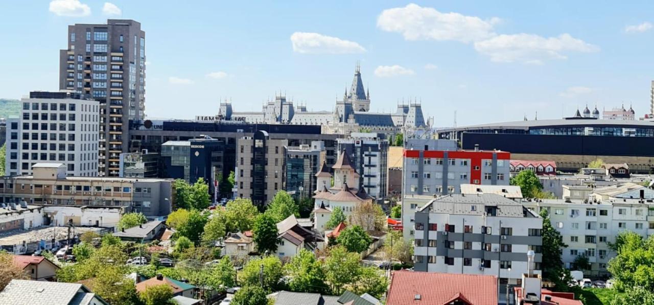 Palas View Apartments Near Palas Mall Яш Екстериор снимка