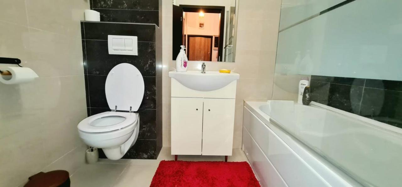 Palas View Apartments Near Palas Mall Яш Екстериор снимка